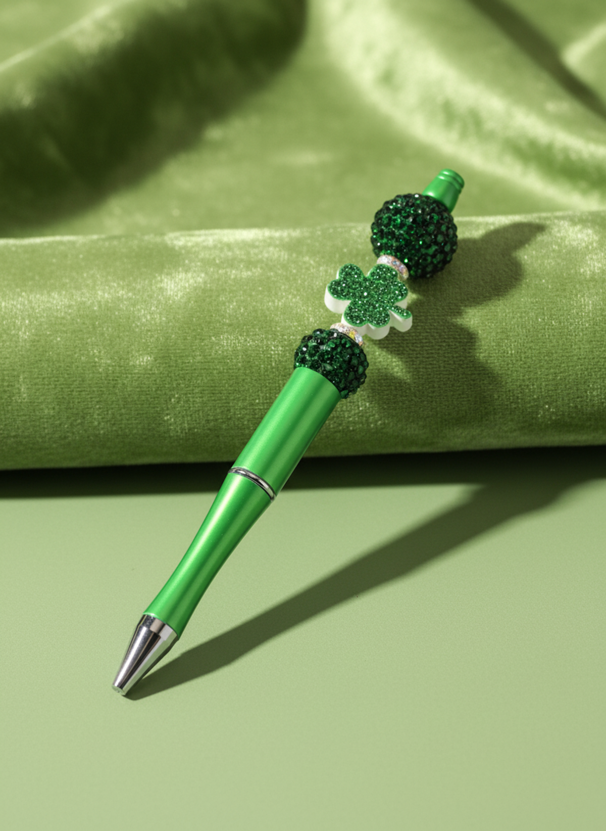 Two Sparkle Beads Clover Center Pen